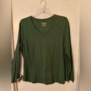 Natural Reflections Heather Forest Green Long Sleeve V-Neck Tee